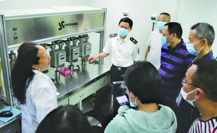 重慶市涪陵市場監管部門開展走進計量實驗室活動