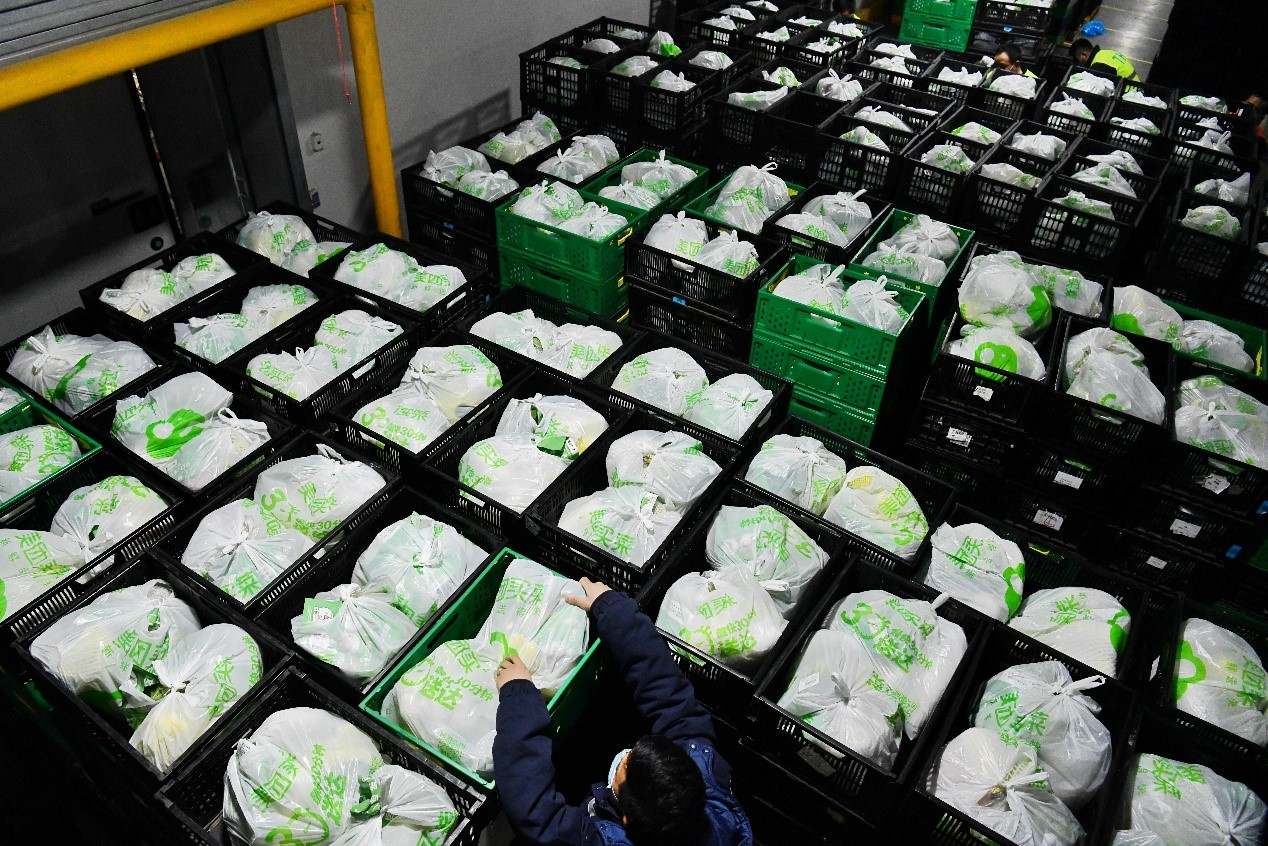 “美團買菜”調配貨源及騎手全力保障上海浦西市民日常生活